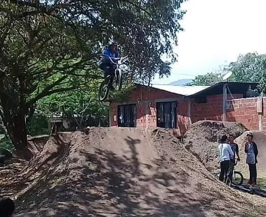 Actividad de la escuela de BMX en Cajamarca
